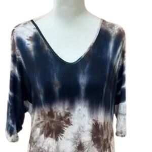 2 for $10 BUNDLE SALE  Lucy Love tunic. Size small. Navy/white/brown.